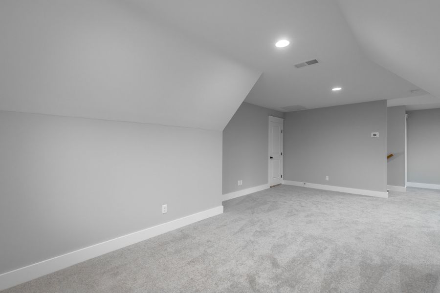 Spacious, unfurnished interior of a new home in Creekside, Cleveland (Image 73).