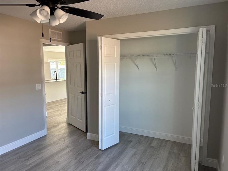 Spacious, unfurnished interior of a new home in , Citrus Springs (Image 12).