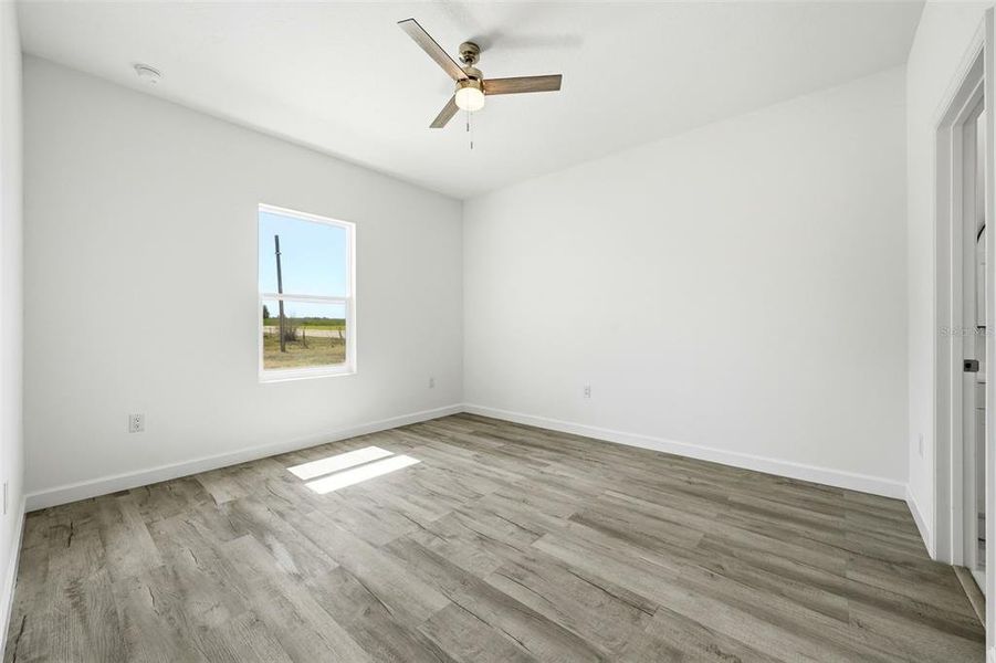Spacious, unfurnished interior of a new home in , Haines City (Image 52).