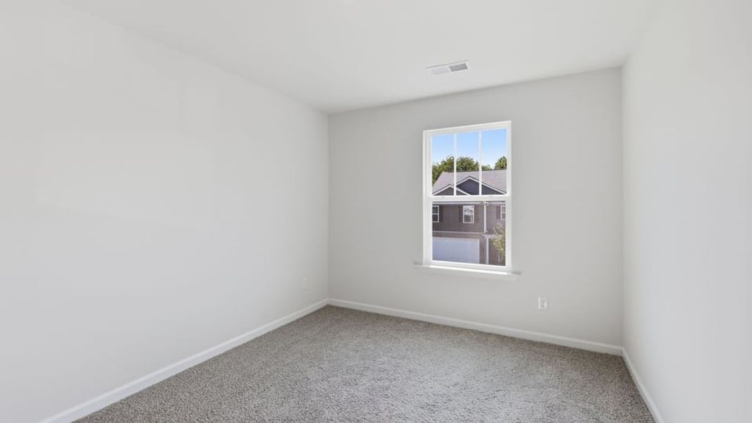 Spacious, unfurnished interior of a new home in Cedar Gap, Fountain Inn (Image 24).