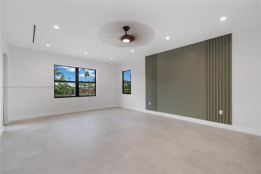 Spacious, unfurnished interior of a new home in , Fort Lauderdale (Image 55).