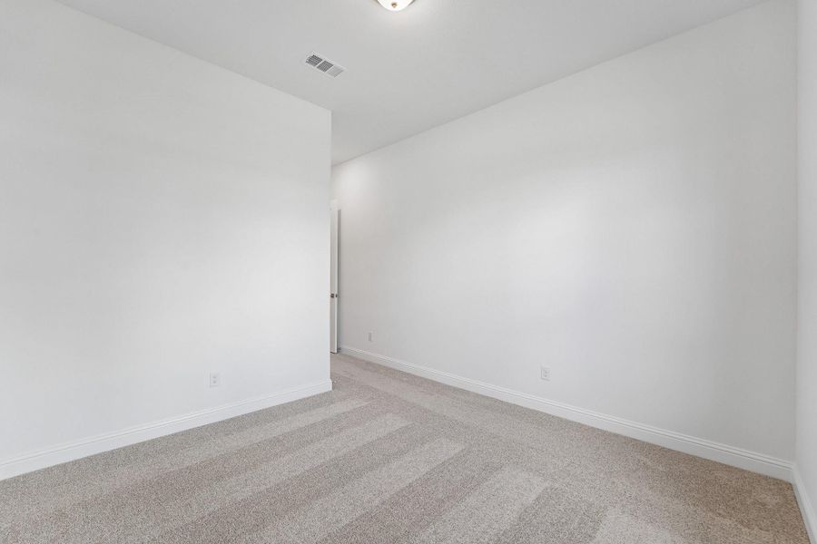 Spacious, unfurnished interior of a new home in Del Bello Lakes 60', Manvel (Image 34).