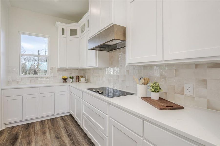 Furnished interior view inside a new home in , Farmersville (Image 37).