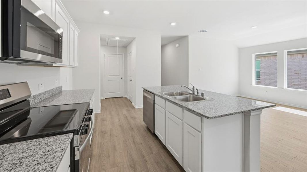 Furnished interior view inside a new home in Sweetwater Springs, Sherman (Image 12).