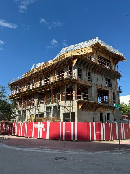 Image 8 of a home in .