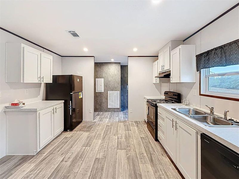 Furnished interior view inside a new home in , Hawthorne (Image 14).
