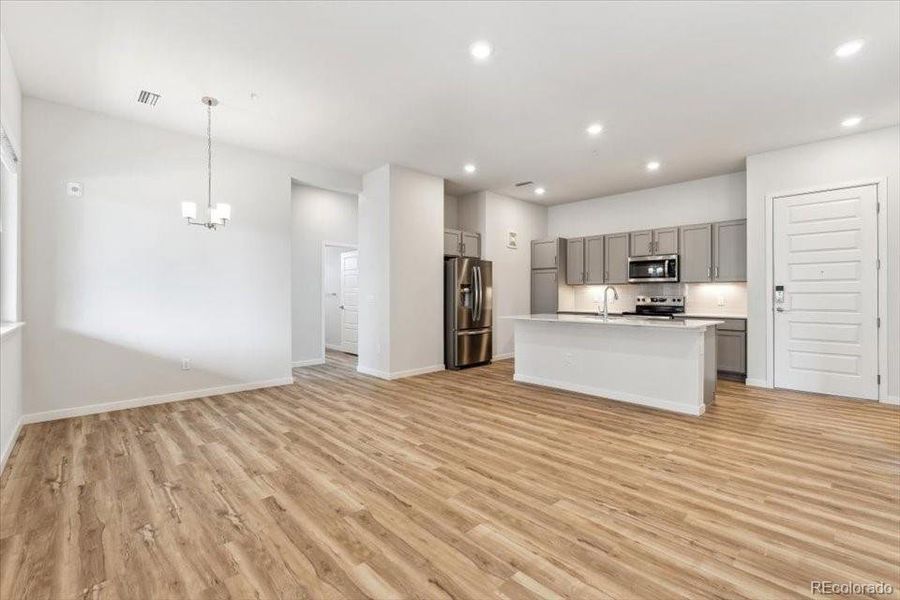 Spacious, unfurnished interior of a new home in Condo Collection at Grand Vue at Interlocken, Broomfield (Image 6).