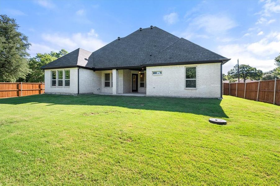 Front exterior of a new home in , Arlington, TX, highlighting curb appeal (Image 21).