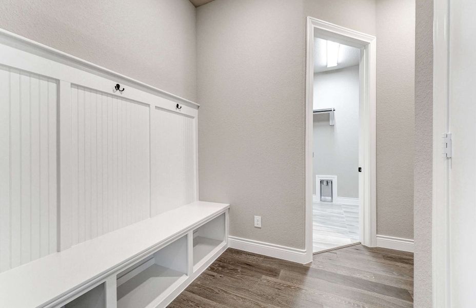 Spacious, unfurnished interior of a new home in Bridgeland 60′, Cypress (Image 24).
