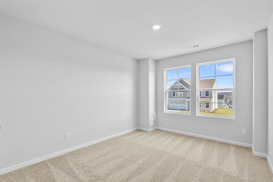 Spacious, unfurnished interior of a new home in Hanes Lake, Winston-Salem (Image 29).