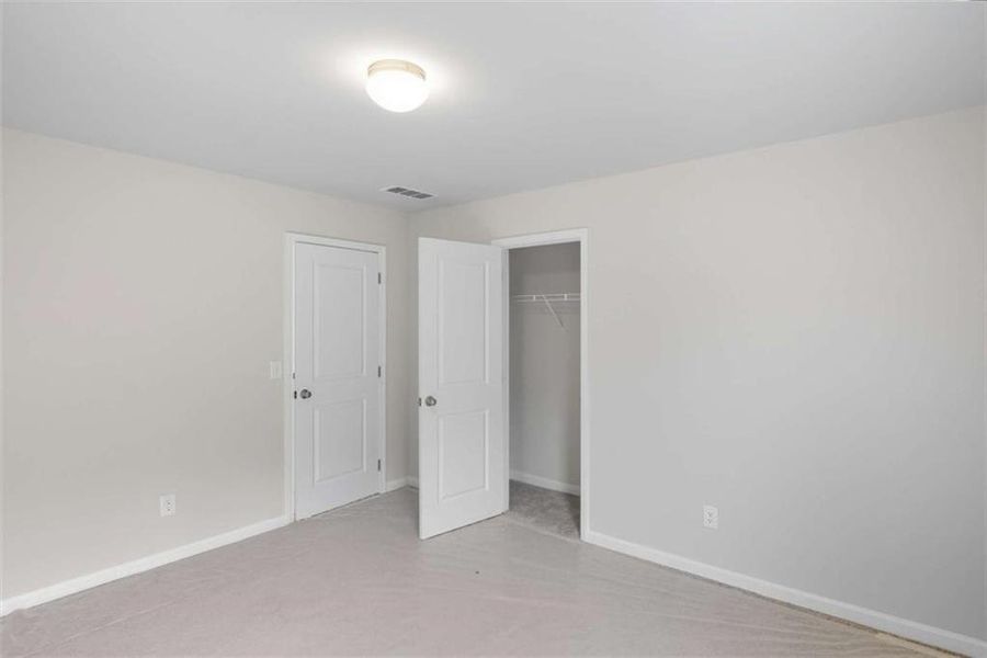 Spacious, unfurnished interior of a new home in Creekside Landing, Dallas (Image 29).