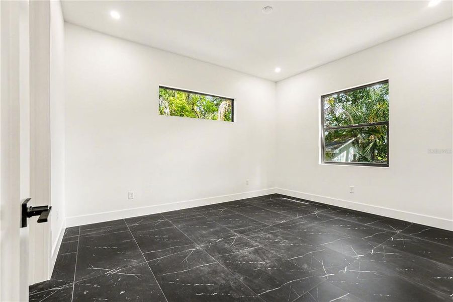 Spacious, unfurnished interior of a new home in , Seffner (Image 36).