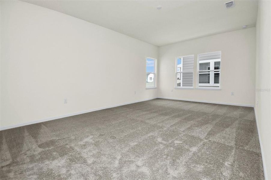 Spacious, unfurnished interior of a new home in Weslyn Park, St. Cloud (Image 17).