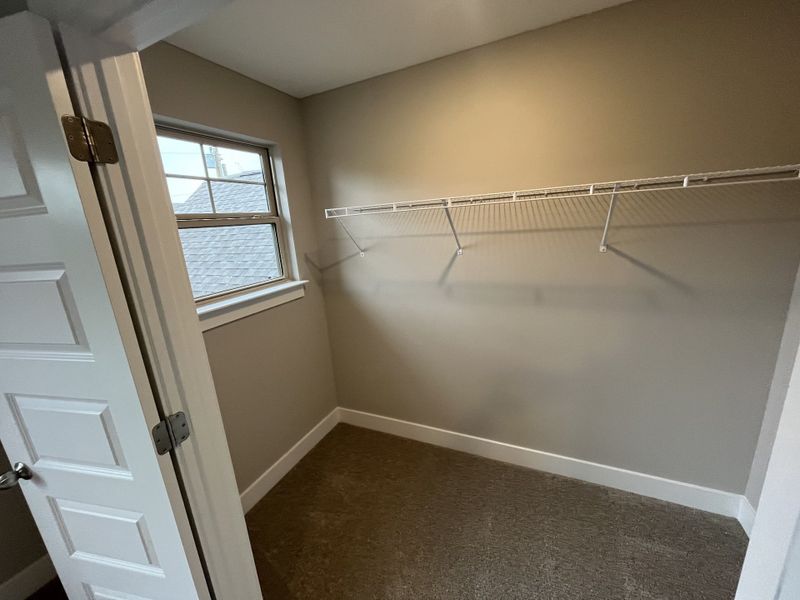 Spacious, unfurnished interior of a new home in Patterson, Smyrna (Image 9).