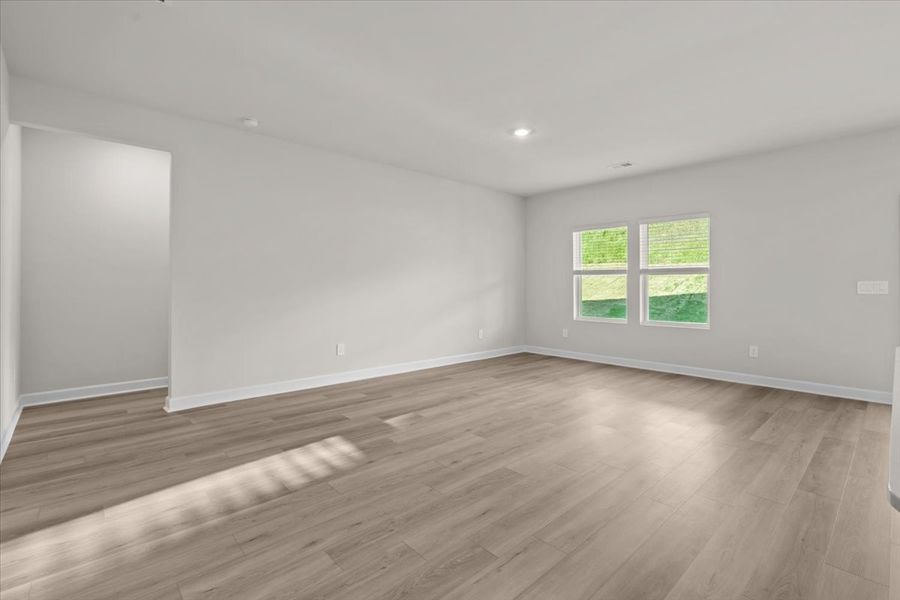 Spacious, unfurnished interior of a new home in Vickery Station, Woodruff (Image 19).