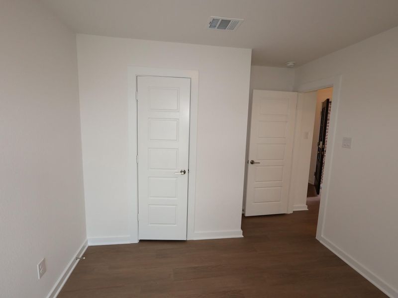 Spacious, unfurnished interior of a new home in Summerview, Fulshear (Image 18). Spacious, unfurnished interior of a new home in Summerview, Fulshear (Image 18).
