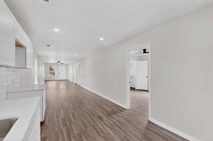 Spacious, unfurnished interior of a new home in , Dallas (Image 34).