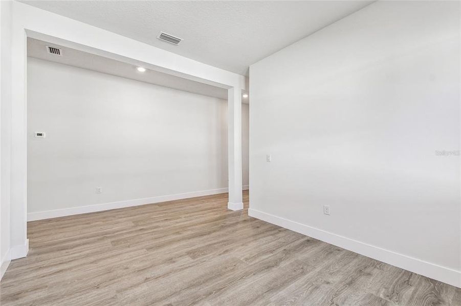 Spacious, unfurnished interior of a new home in Palmera Wellen Park - Classic Series, Venice (Image 32). Spacious, unfurnished interior of a new home in Palmera Wellen Park - Classic Series, Venice (Image 32).