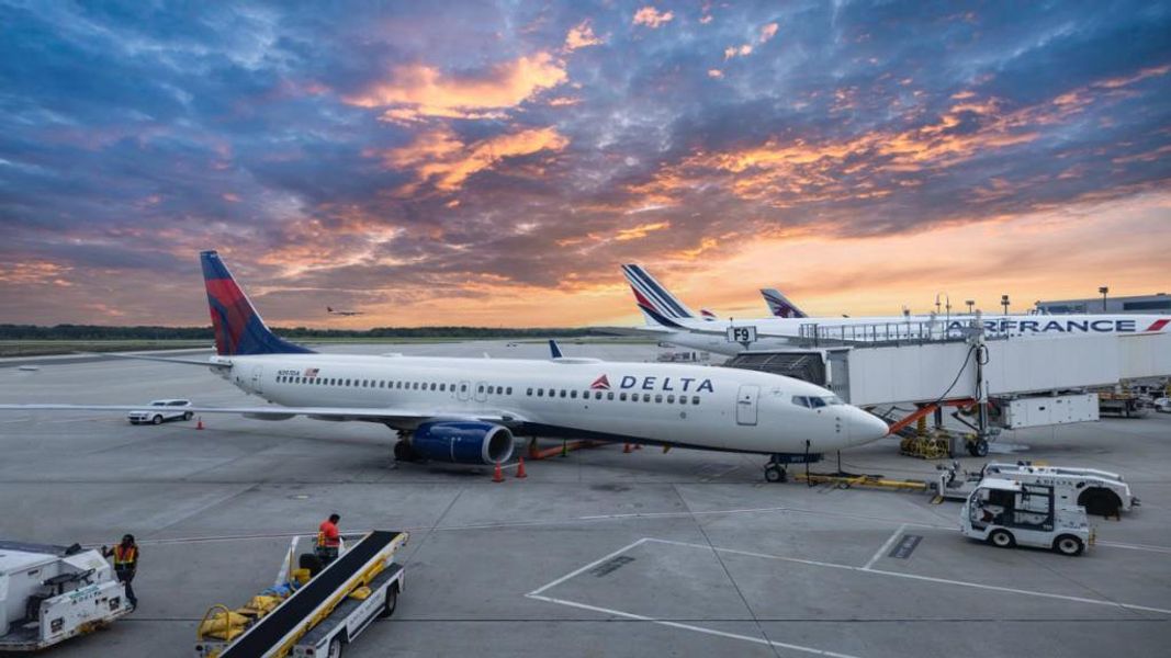 Image 23 of a home in Pointe Park.