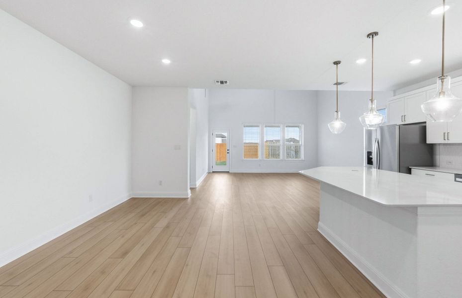 Spacious, unfurnished interior of a new home in Santa Rita Ranch, Liberty Hill (Image 34).