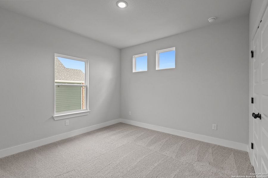 Spacious, unfurnished interior of a new home in Homestead, Schertz (Image 28).