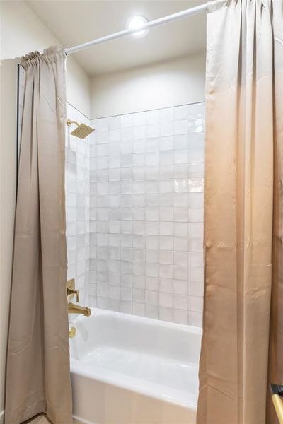 Close-up of interior finishes inside a home in , Abilene (Image 20).