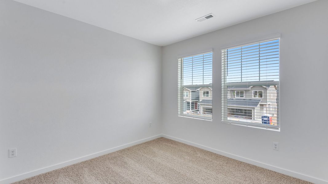 Spacious, unfurnished interior of a new home in Ellston Park, Colorado Springs (Image 23).