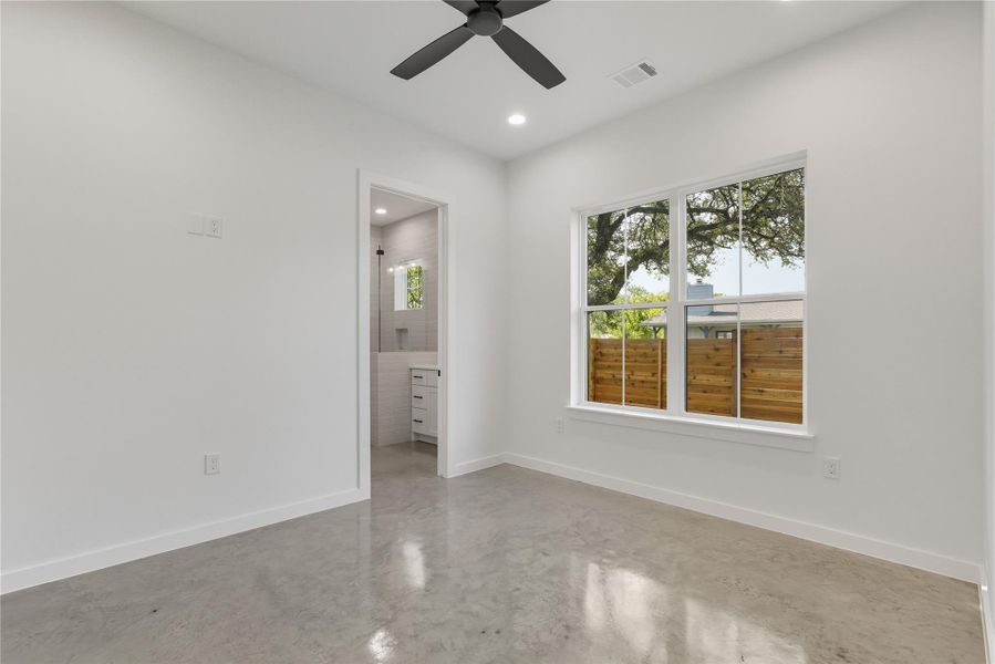 Guest junior suite with ensuite bathroom walk in shower and Closet Guest junior suite with ensuite bathroom walk in shower and Closet