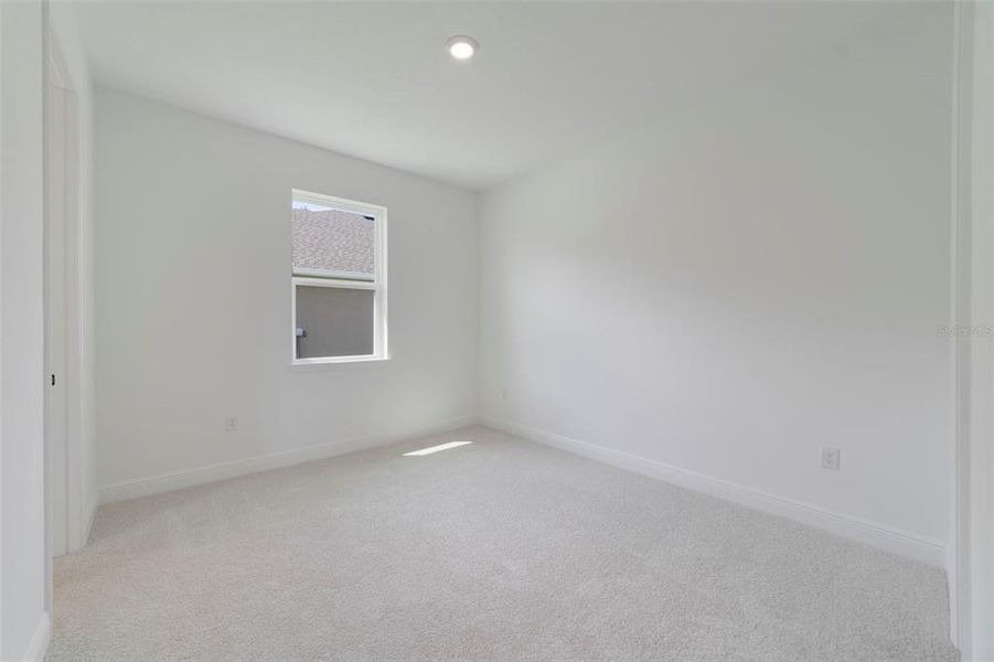 Spacious, unfurnished interior of a new home in Acuera Estates, Apopka (Image 28).