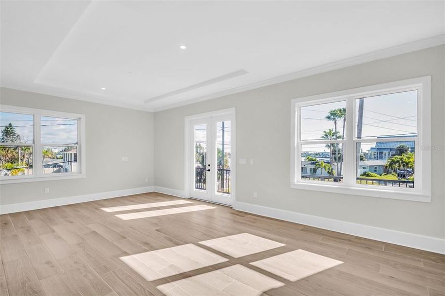 Spacious, unfurnished interior of a new home in , St. Petersburg (Image 26).