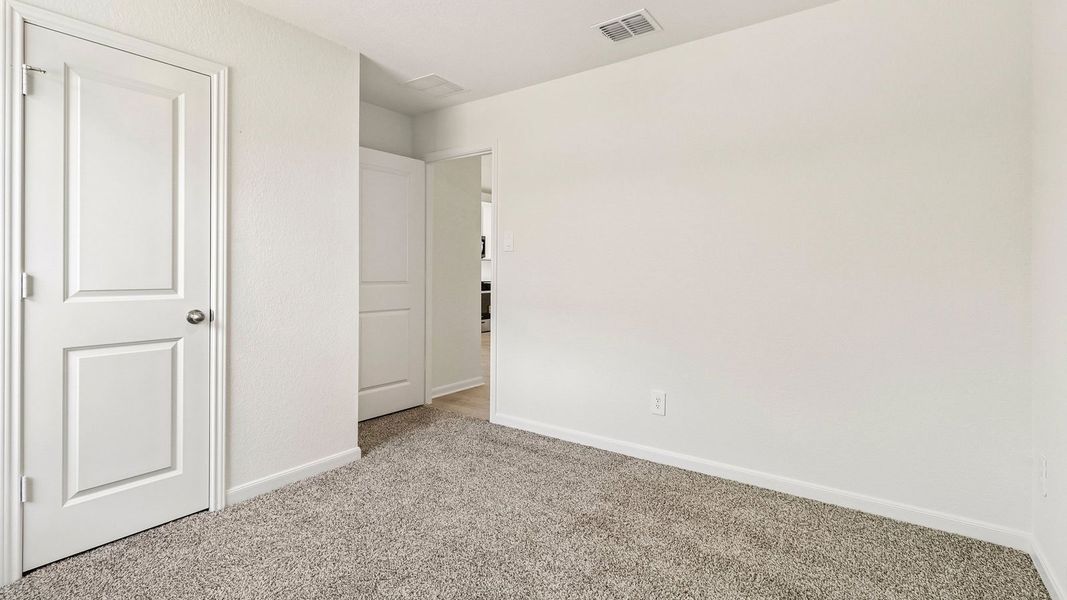 Spacious, unfurnished interior of a new home in Briarwood, Elgin (Image 32).