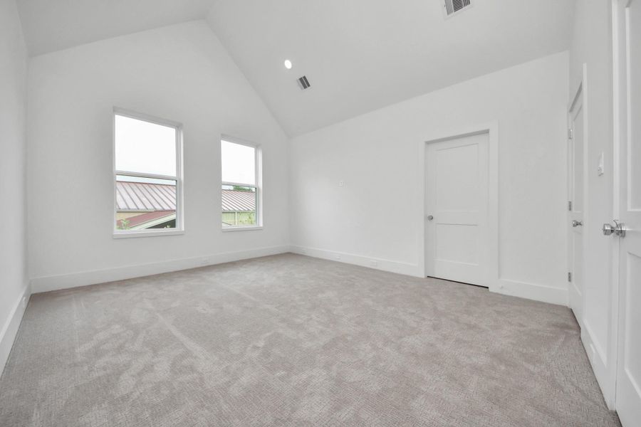 Spacious, unfurnished interior of a new home in , Houston (Image 21).