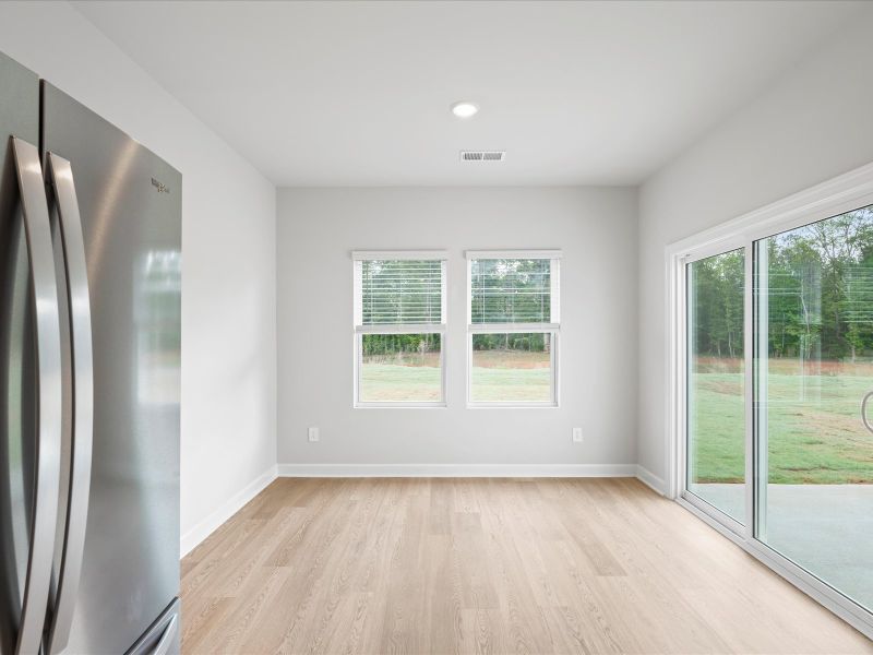 Welcome to the Dallas floorplan at Brayfield Manor - Heritage Collection.