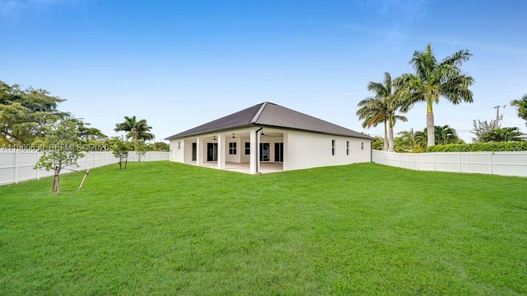 Exterior details and patio area of a home in , Cape Coral (Image 28). Exterior details and patio area of a home in , Cape Coral (Image 28).