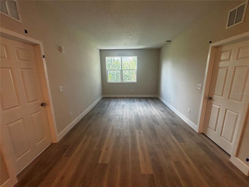 Spacious, unfurnished interior of a new home in , Orlando (Image 10).