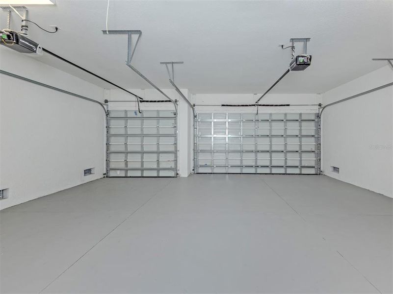 Spacious, unfurnished interior of a new home in , Port Charlotte (Image 32).
