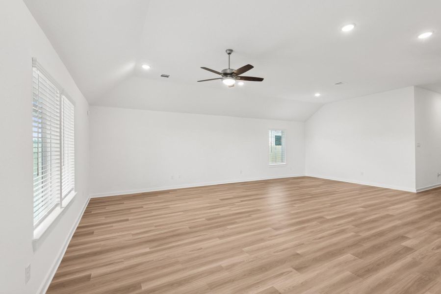 Spacious, unfurnished interior of a new home in Lago Mar, Santa Fe (Image 17). Spacious, unfurnished interior of a new home in Lago Mar, Santa Fe (Image 17).