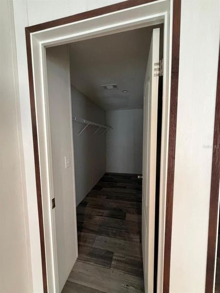 Spacious, unfurnished interior of a new home in , Bronson (Image 14).