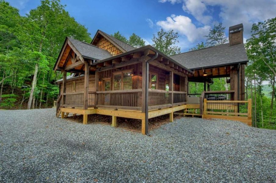 Exterior details and patio area of a home in , Blue Ridge (Image 18).