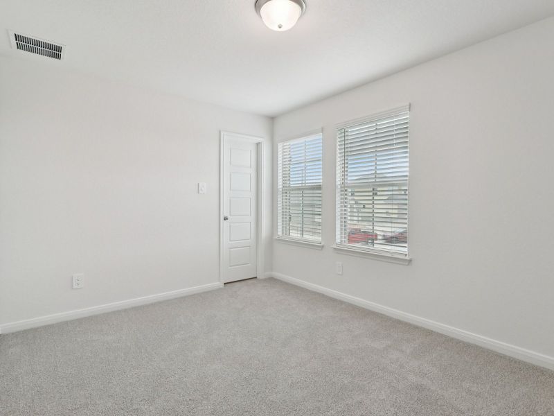 Spacious, unfurnished interior of a new home in Stetson Ridge, Marion (Image 25).