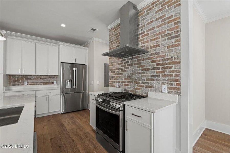 Furnished interior view inside a new home in , Beaufort (Image 7).