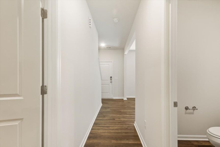 Spacious, unfurnished interior of a new home in Heritage Bay, Sumter (Image 14).