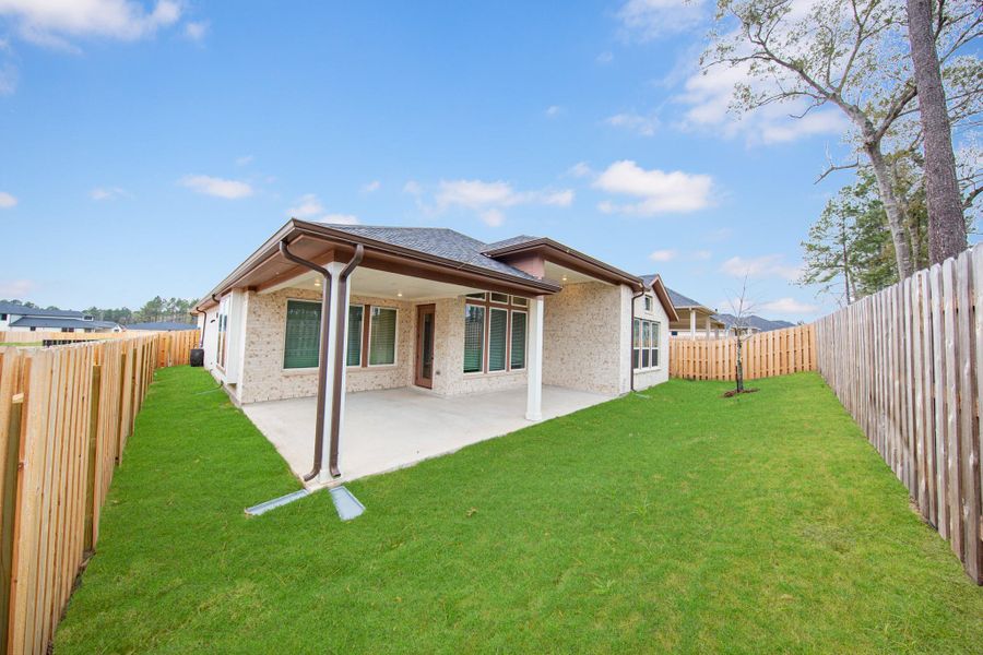 Come explore this generous backyard—perfect for kids to play freely and adults to unwind in comfort! Come explore this generous backyard—perfect for kids to play freely and adults to unwind in comfort!
