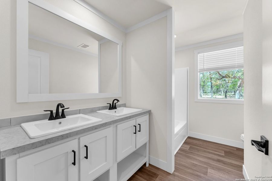 Furnished interior view inside a new home in , La Vernia (Image 7).