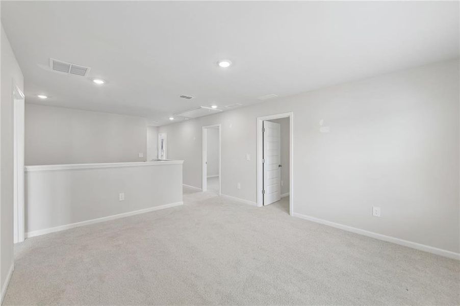 Spacious, unfurnished interior of a new home in Martin Springs - Estate Series, Lawrenceville (Image 41).