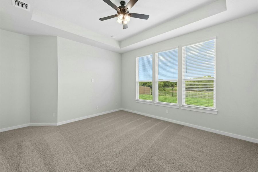 Spacious, unfurnished interior of a new home in East View Farms, Georgetown (Image 30).