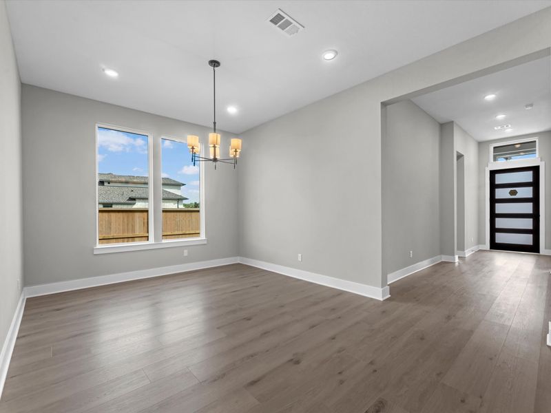 Spacious, unfurnished interior of a new home in Sienna 60’, Missouri City (Image 15).