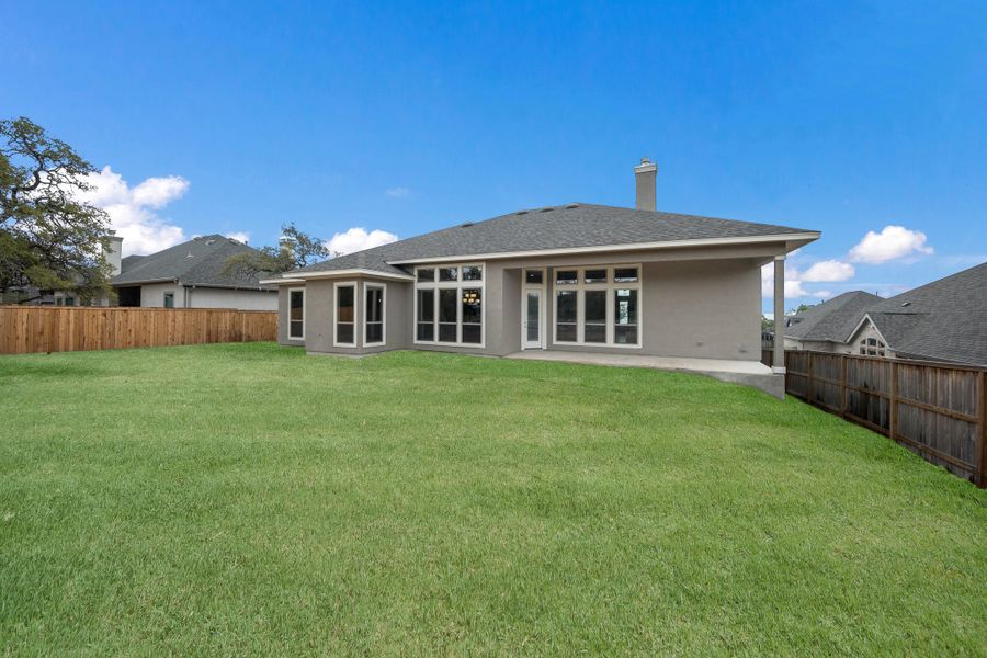 Representative exterior details of a home built from the The Davinci by Whitestone Custom Homes in Johnson Ranch, Bulverde (Image 30).