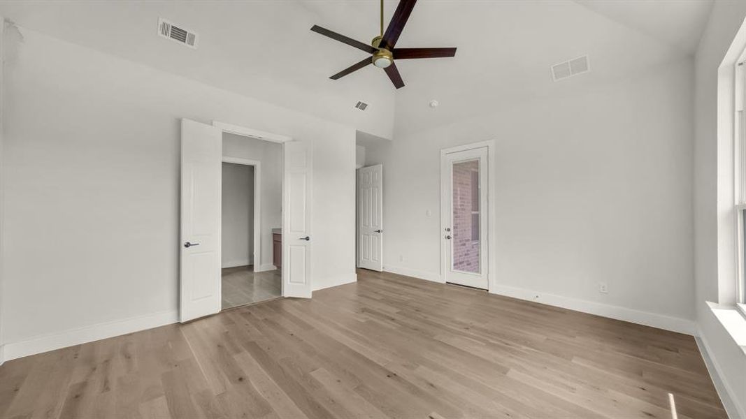 Spacious, unfurnished interior of a new home in Woodland Lakes Estates, Weatherford (Image 31).