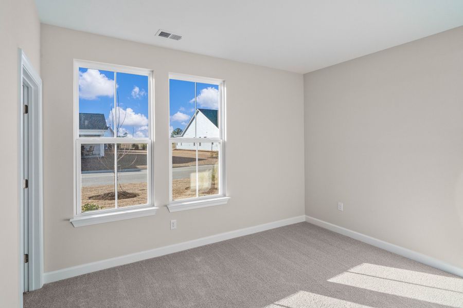 Spacious, unfurnished interior of a new home in Coastal Club of the Carolinas, Calabash (Image 21).